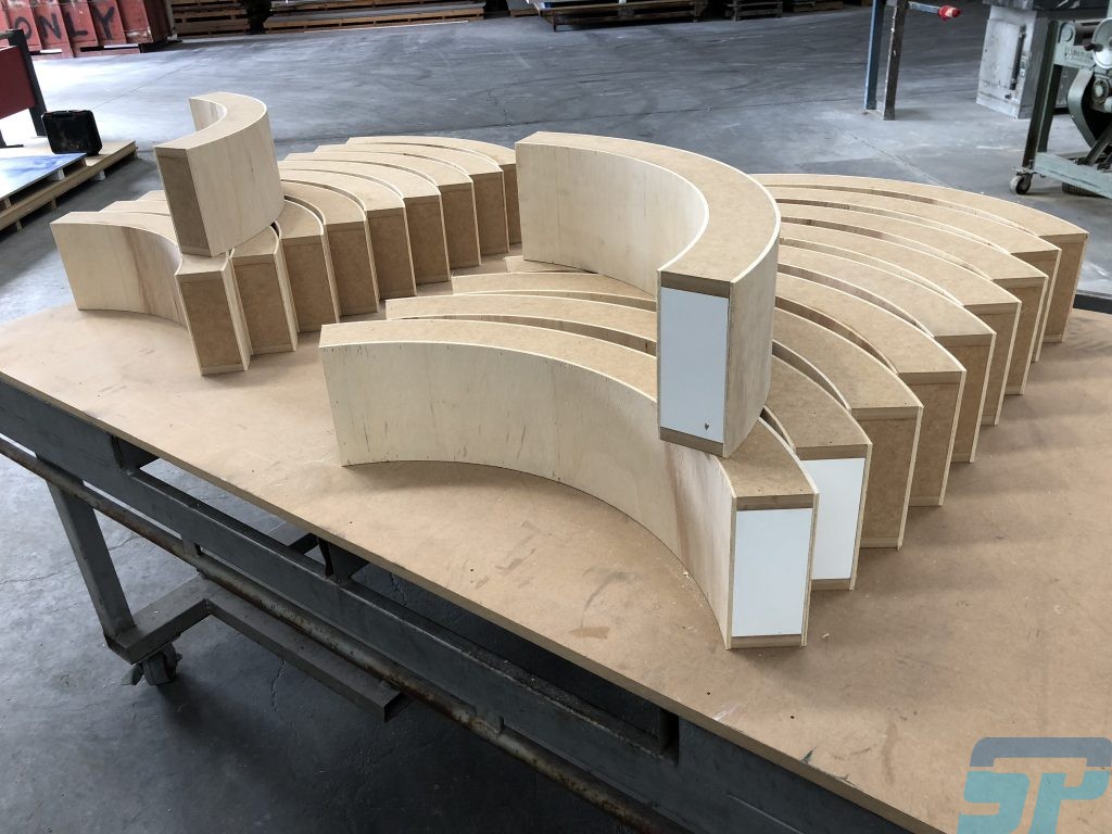 Curved corner ceiling coffer