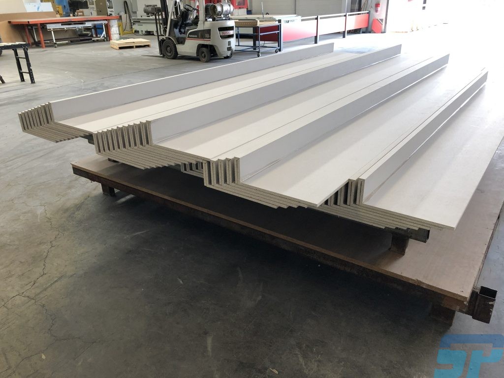 Double folded L shaped bulkheads for curtain pelmets